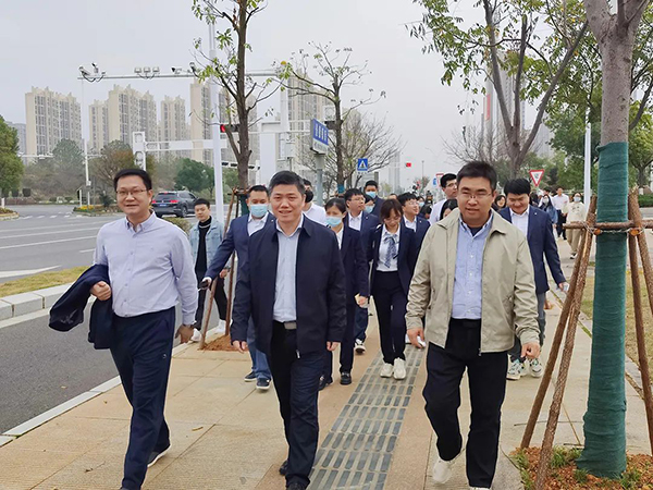 2022꽡 | (qing)w옷(l)ǰУ